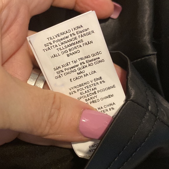 NWT Misguided “Tall” Zip Front Long Pff Sleeve Cropped Blouse | Size 6 - Picture 8 of 9